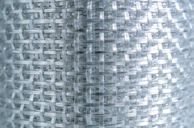 Quando usar tapete costurado de fibra de vidro em vez de tapete de fio picado